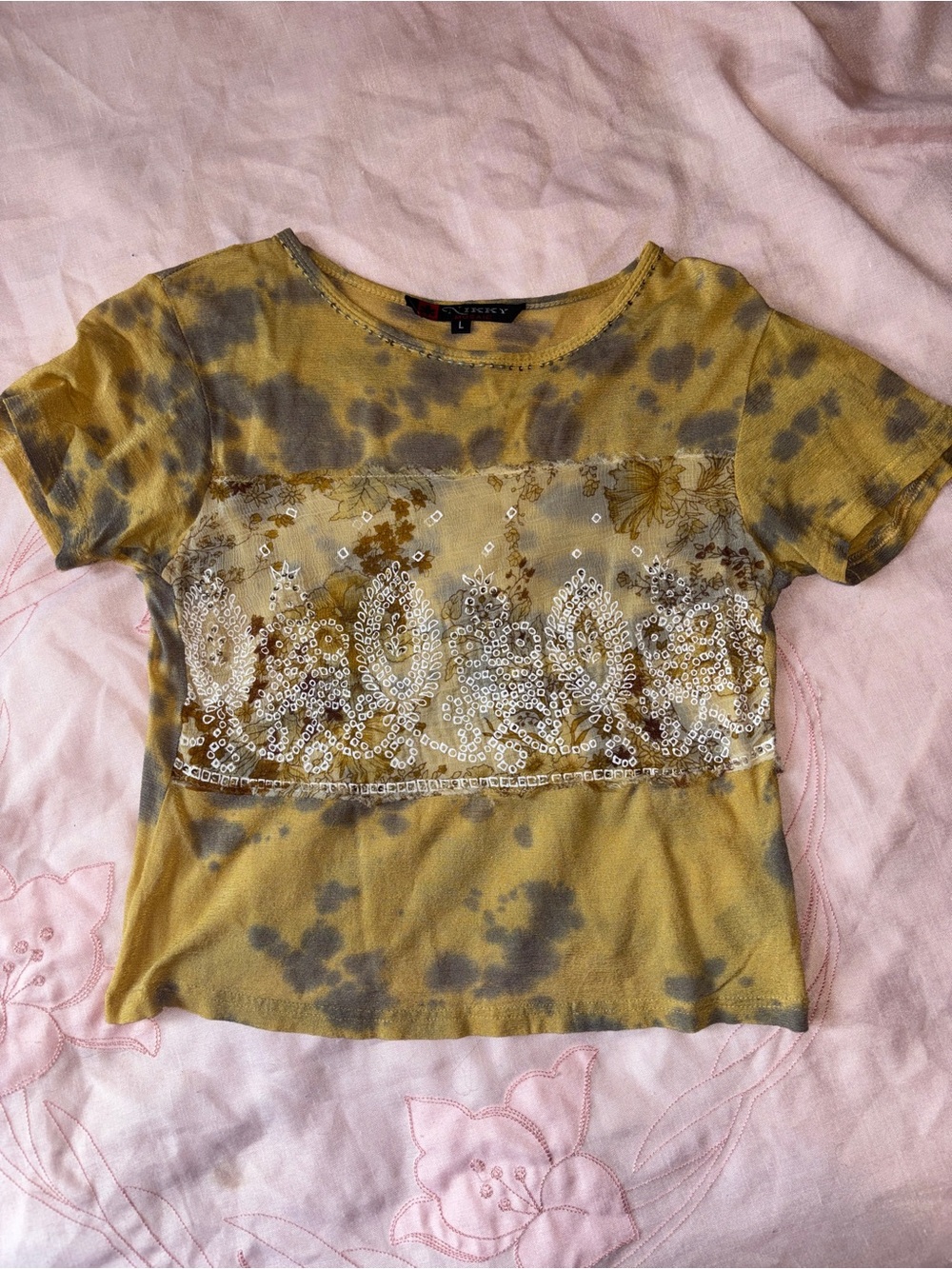 Sequin Lace Tie-Dye Crop Top in Yellow and Gray
